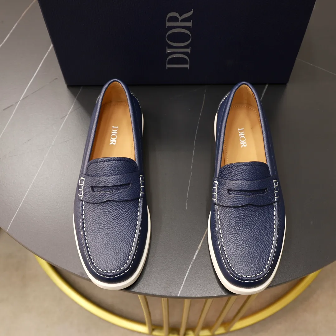 Ex-factory price: 540🙅‍♂️🙅‍♂️🙅‍♂️ Brand: Dior DIOR Standard code: Men's code 38/44 (45 can be customized) Grade: Same as the official website Material: Original cowhide stitching, cowhide lining, original TPU wear-resistant soft outsole Style categories: Leisure and sports version, footwear for driving, young fashion, European and American trends, British style Color: actual picture color